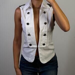 White buttoned vest size M